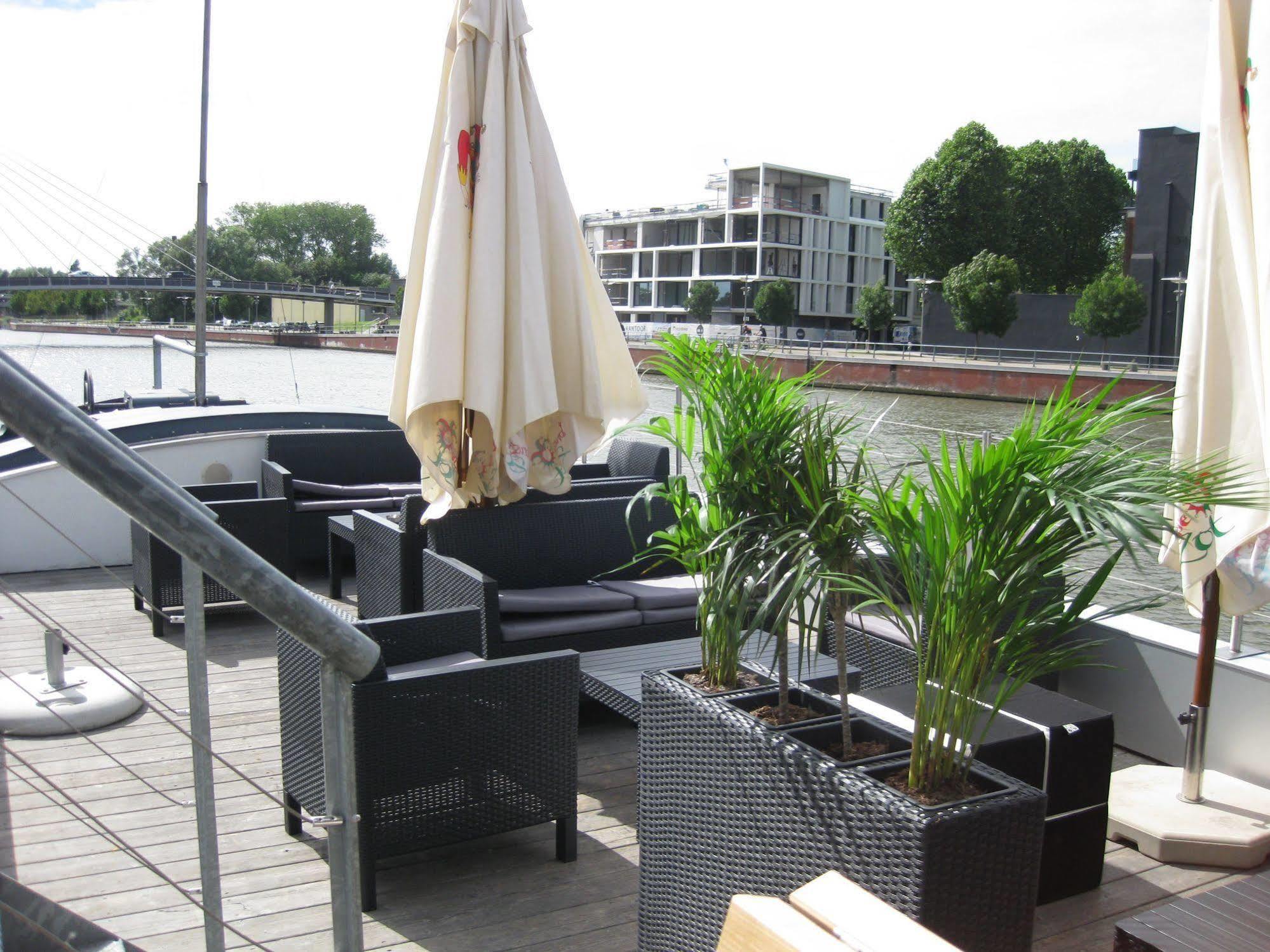 Hotel Restaurant Brasserie Feestzaal Ahoi, Courtrai Extérieur photo